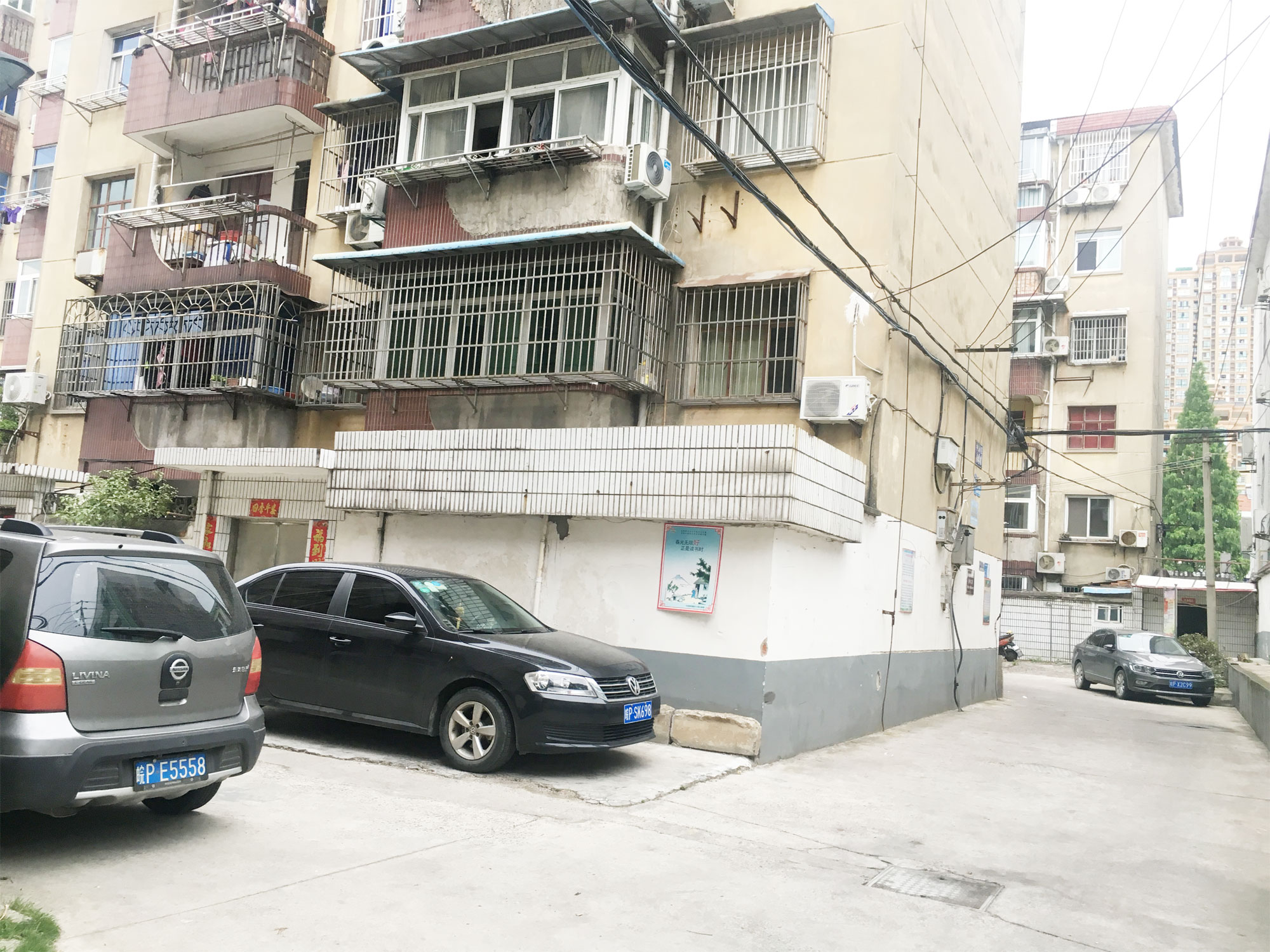 中山小区2楼，68平米，二室一厅，51 万，可谈，jd 13605631219