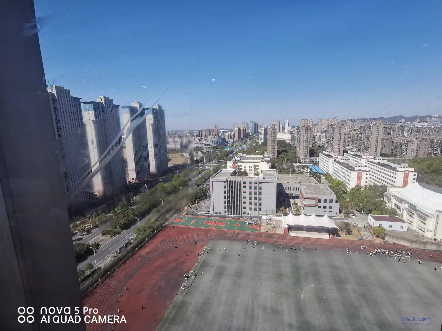 星隆国际：急降5万，住宅可挂学区，全区性价比最高一套，办公装修，租金1.7万一年