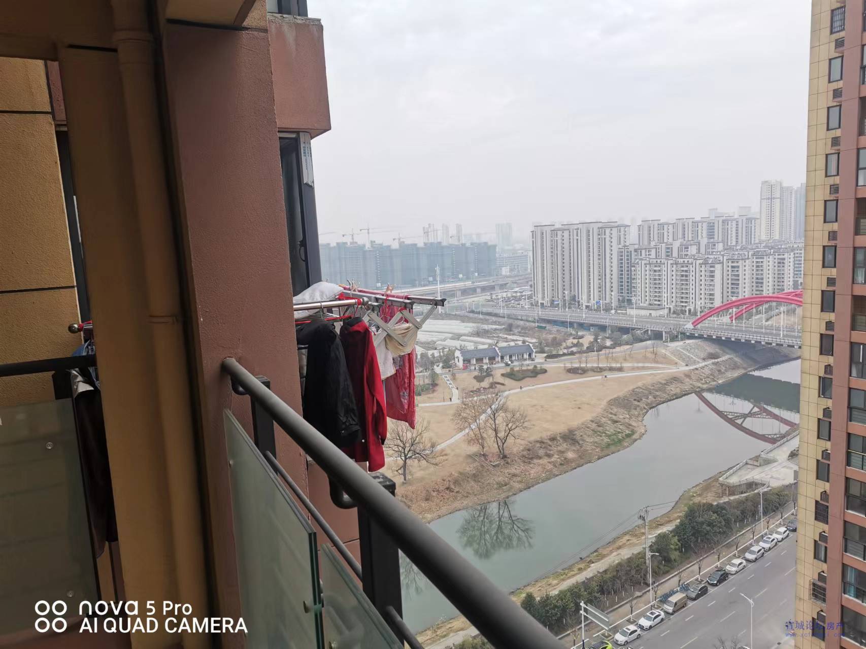 大唐凤凰城:一口价亏心！双湖景房大恒厅，繁华地段美食街一步之遥，三中就在楼下！！