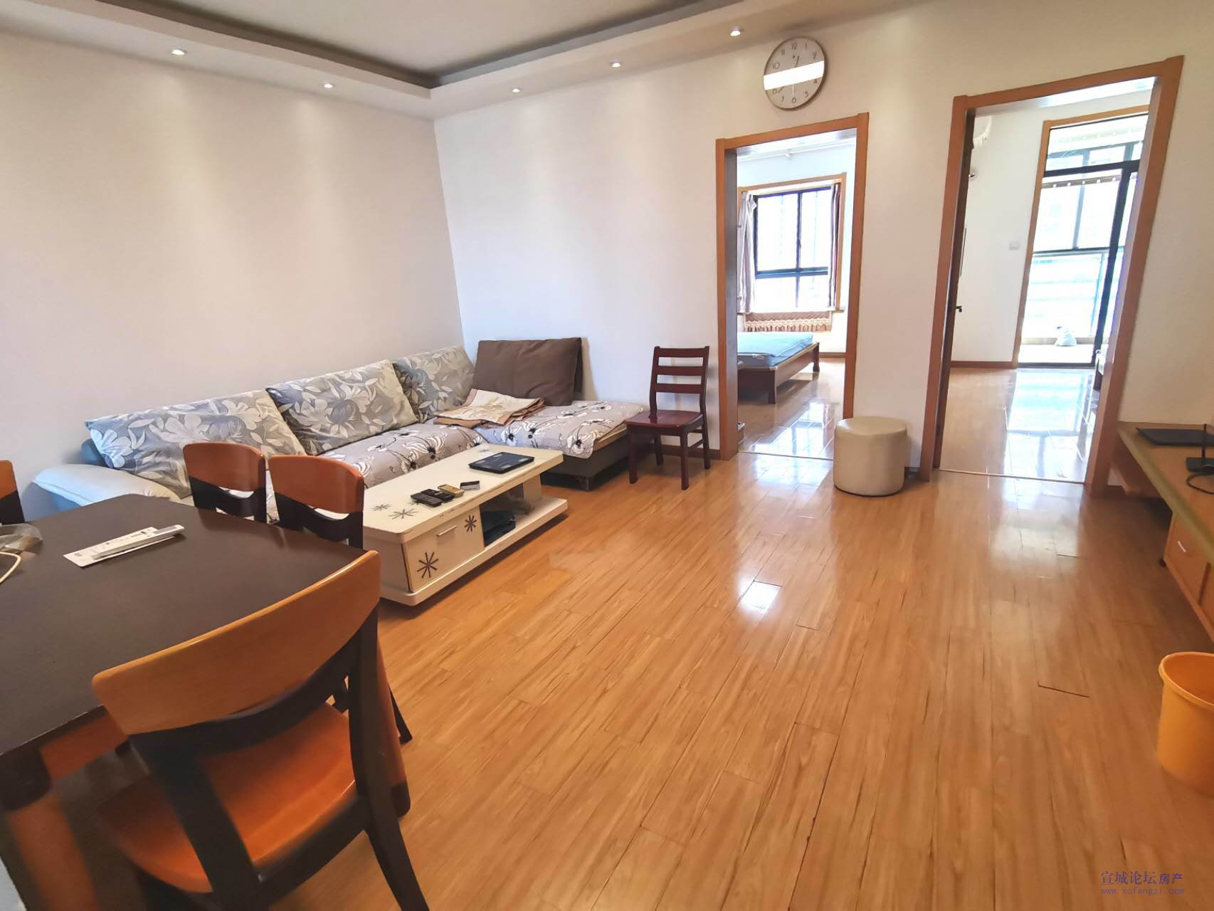 出租美都新城，靠近十二中，自住精装，三室两厅，家电家具齐全拎包入住，只租到春节前